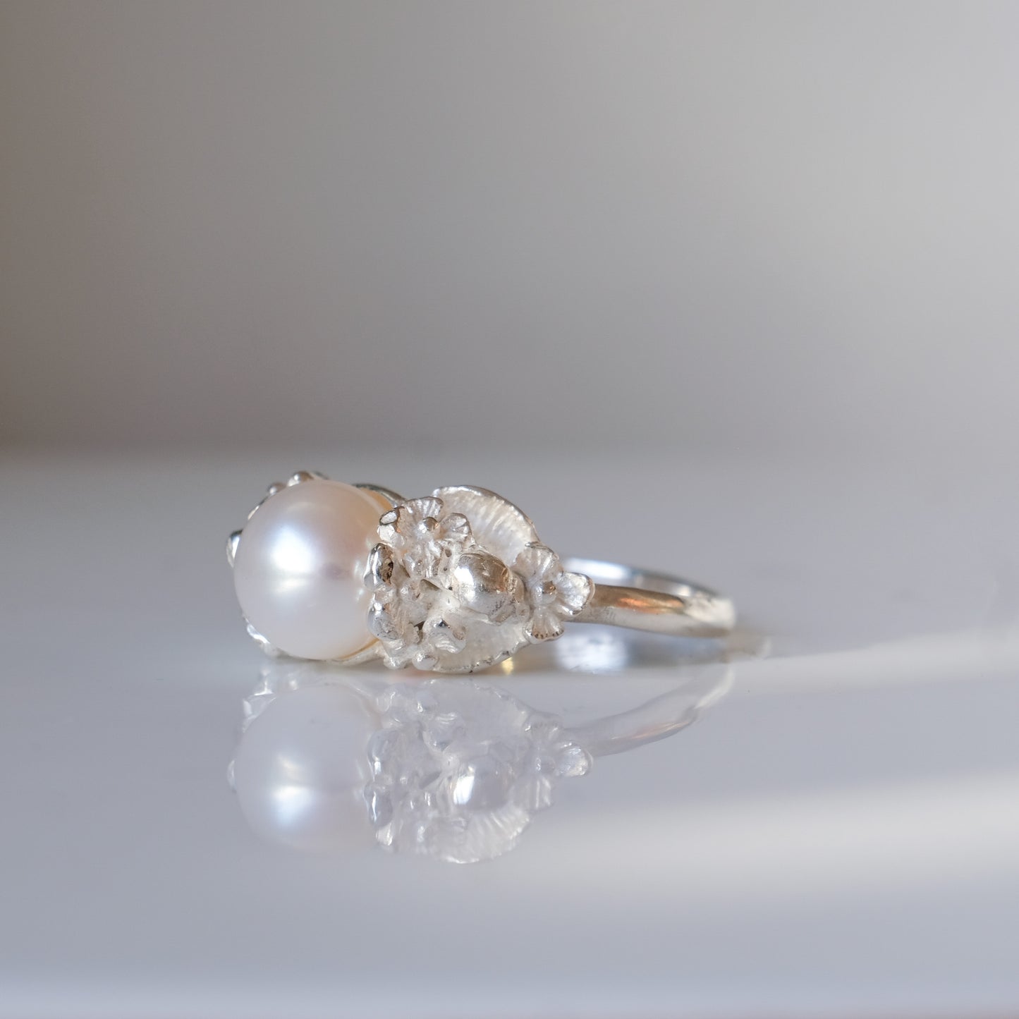 IMMORTELLE II pearl ring