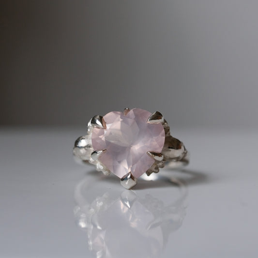 ERZULIE rose quartz ring