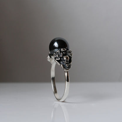 IMMORTELLE II hematite ring