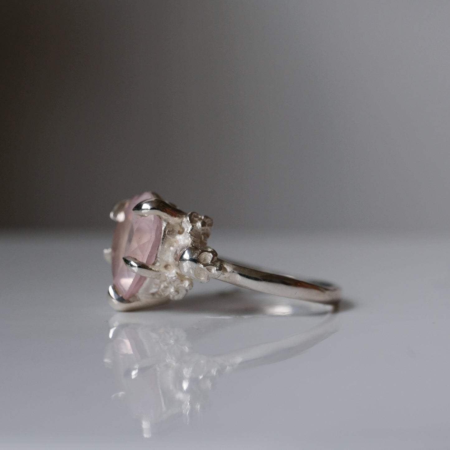 ERZULIE rose quartz ring