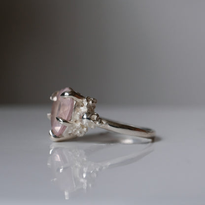 ERZULIE rose quartz ring