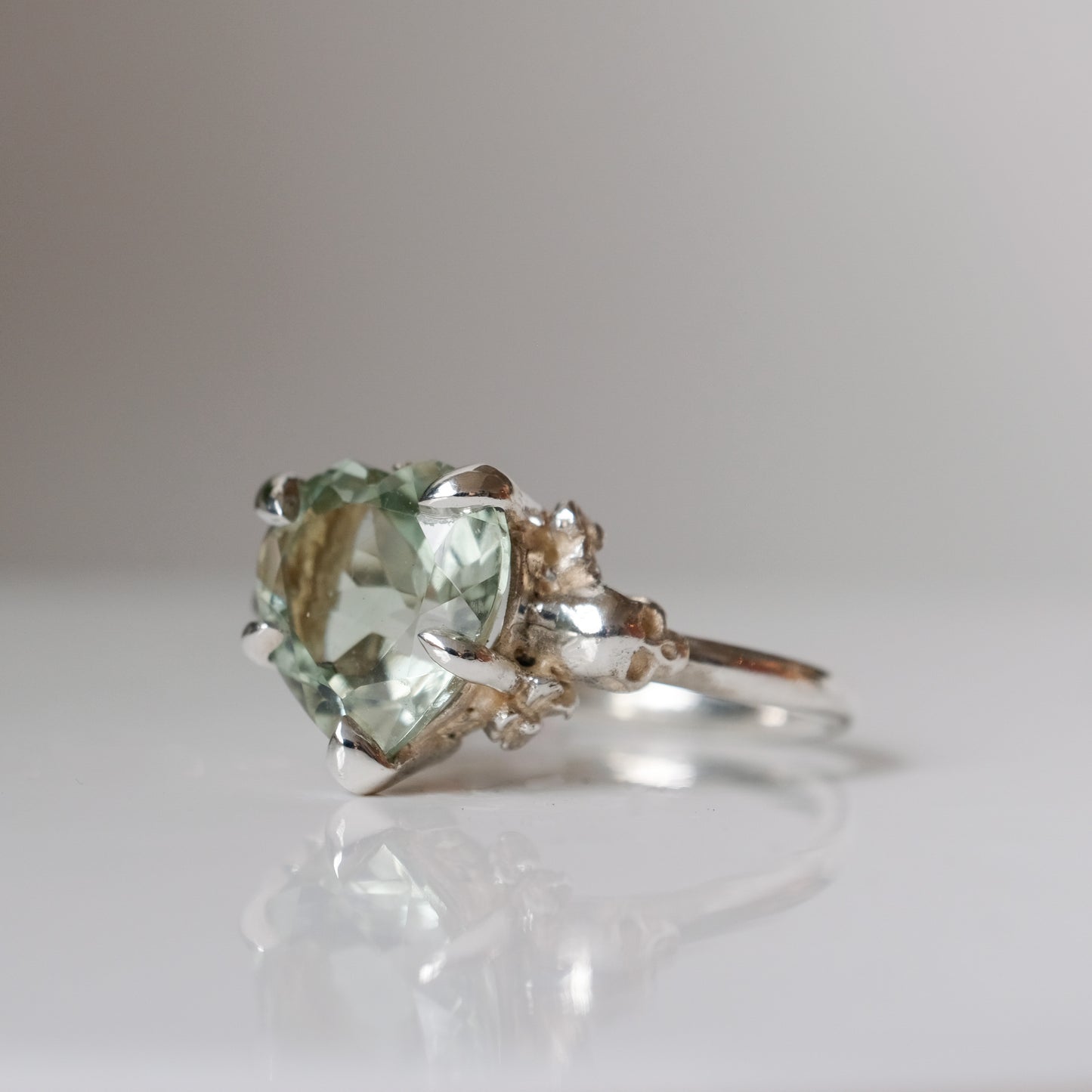 ERZULIE mint quartz ring