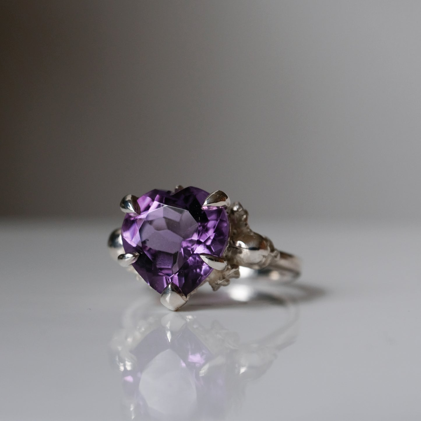 ERZULIE amethyst ring